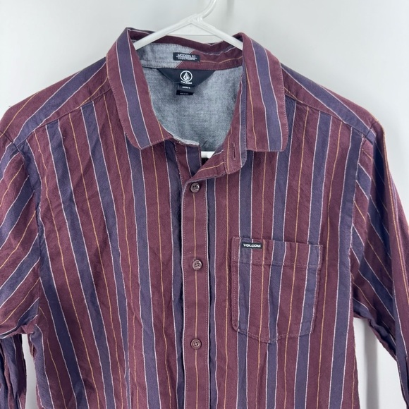 Volcom Modern Fit Blue and Red Casual Button Down Shirt - Picture 1 of 6